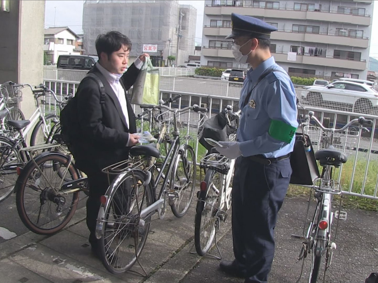 岐阜市の駅の駐輪場で自転車の盗難被害が多発していることを受け、岐阜南警察署と岐阜...