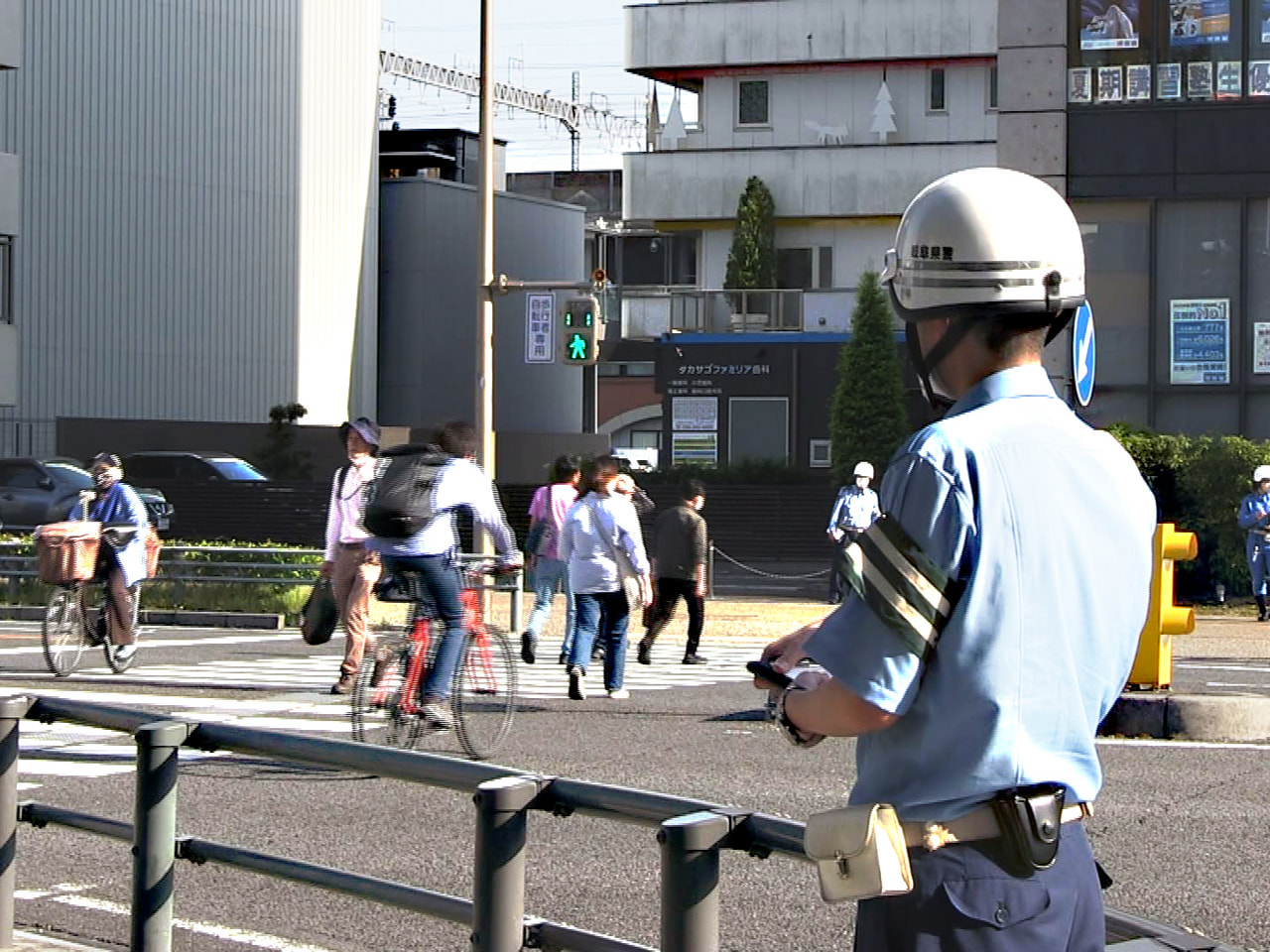 自転車の危険な運転による交通事故を防ごうと、県警や岐阜中警察署などは17日、岐阜...