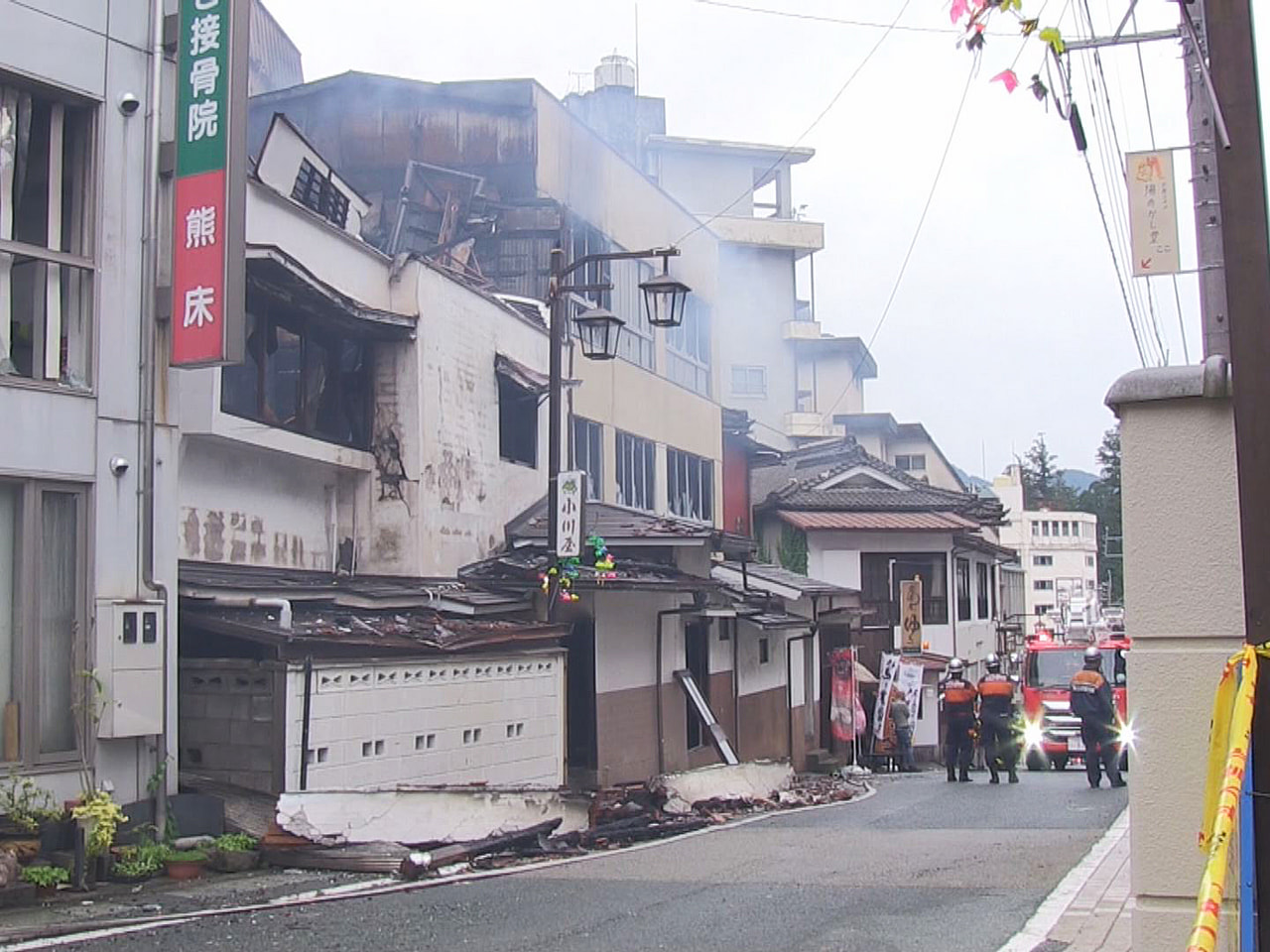 １９日未明、岐阜県下呂市の温泉街にある居酒屋で火事があり４棟に延焼しました。けが...