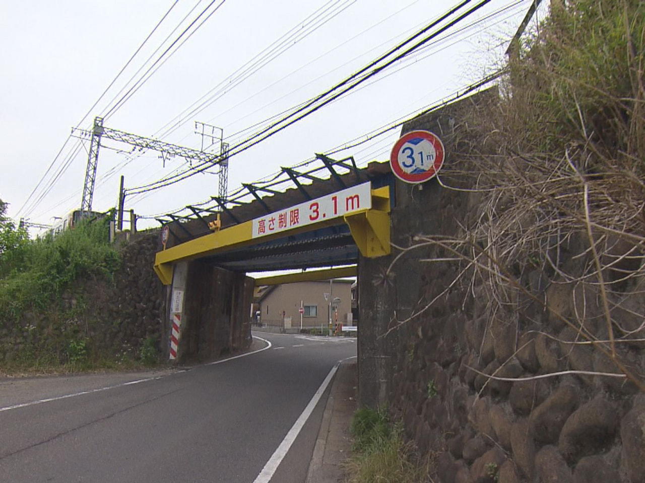羽島郡笠松町で酒気帯び運転をしたとして、岐阜市の２１歳の女が２８日、現行犯逮捕さ...