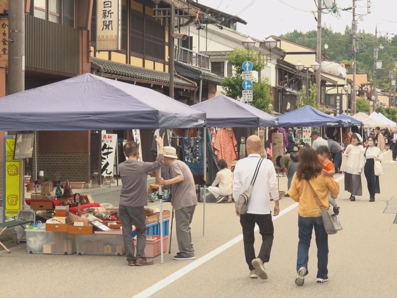 飛騨高山の風物詩「我楽多市」が高山市中心部の「さんまち通り」で行われました。 我...