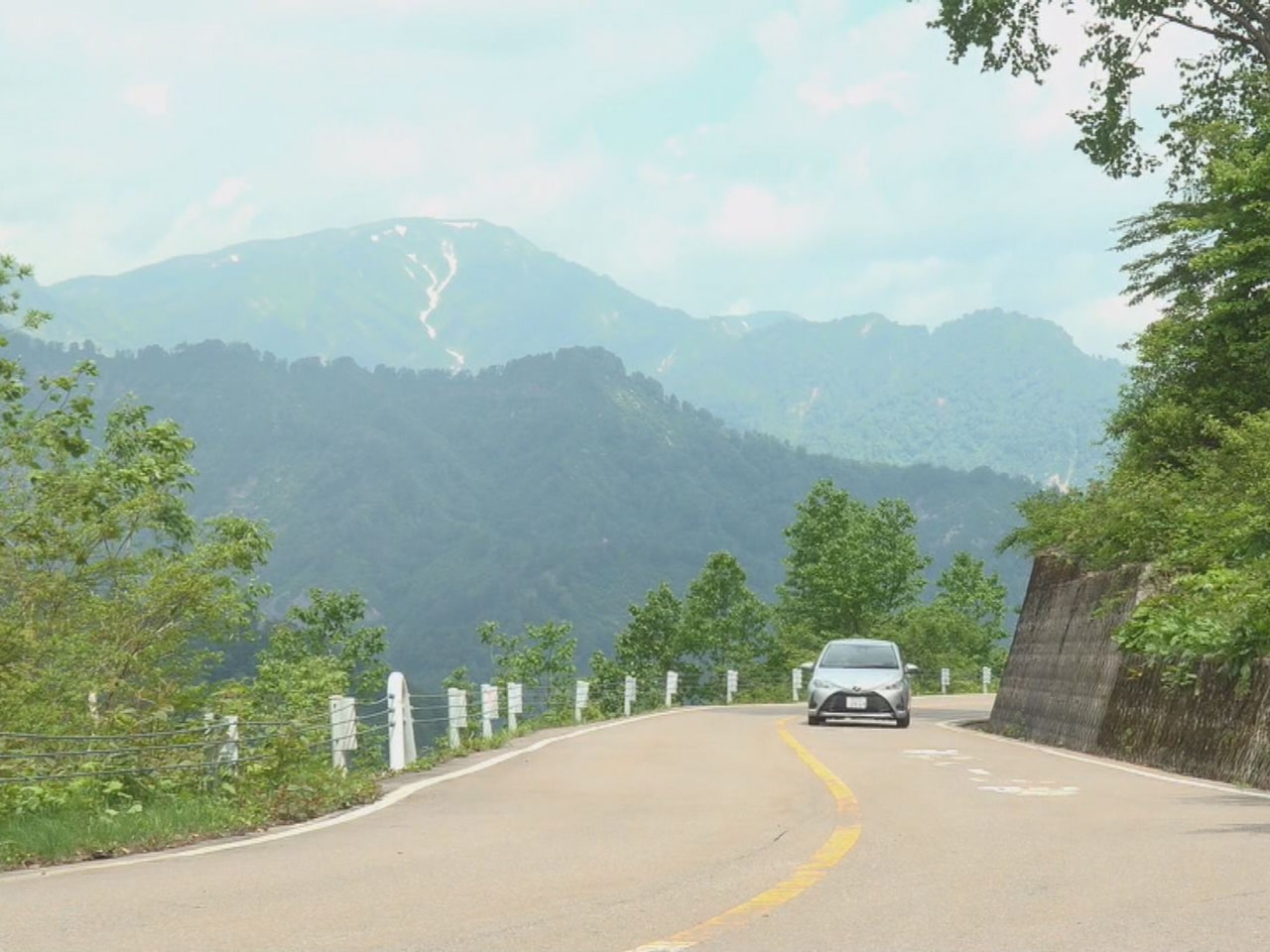 大野郡白川村と石川県を結ぶ山岳有料道路、白山白川郷ホワイトロードが１２日、約７ヶ...