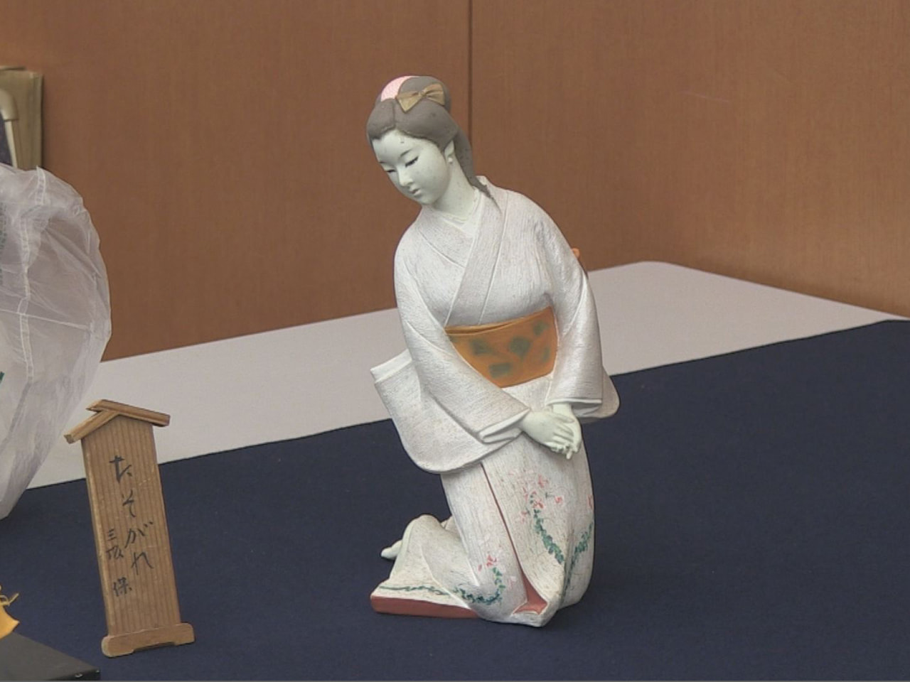 美術品や骨董品の鑑定会が岐阜市で開かれ、来場者が家に眠る自慢の品々を持ち寄りまし...