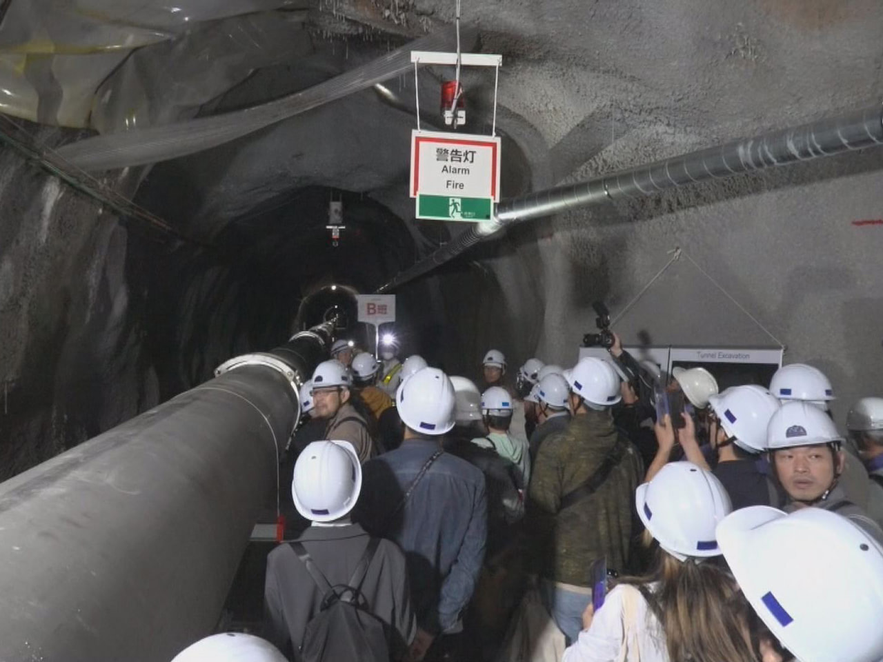 飛騨市神岡町の地下にある重力波を観測する大型施設「ＫＡＧＲＡ（かぐら）」が一般公...