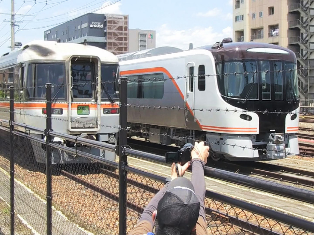 JR高山線・特急「ひだ」の新型車両のデビューを記念するイベントが25日、高山市で...