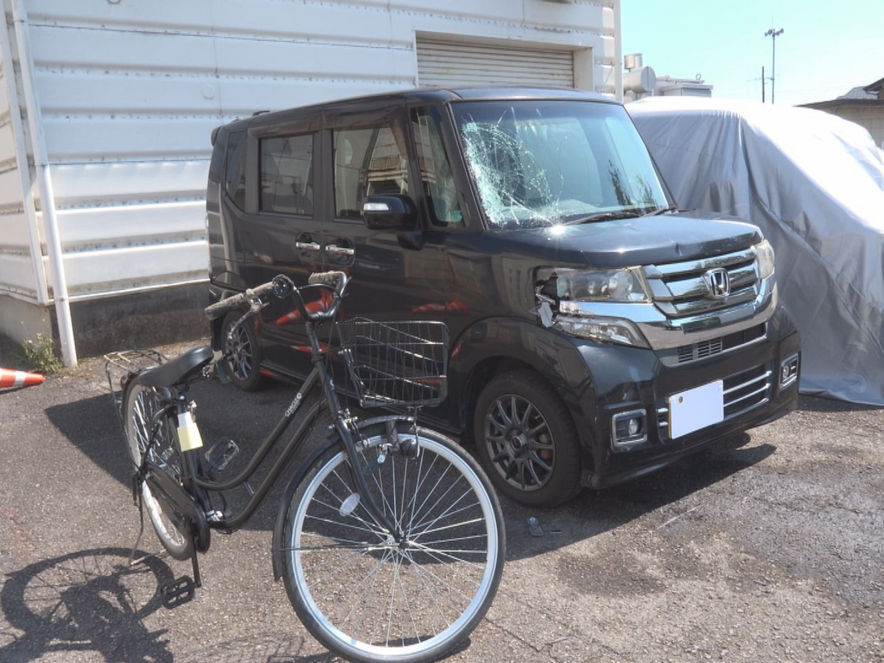 瑞穂市で９日、自転車で横断歩道を渡っていた女子中学生が軽乗用車にはねられ、意識不...