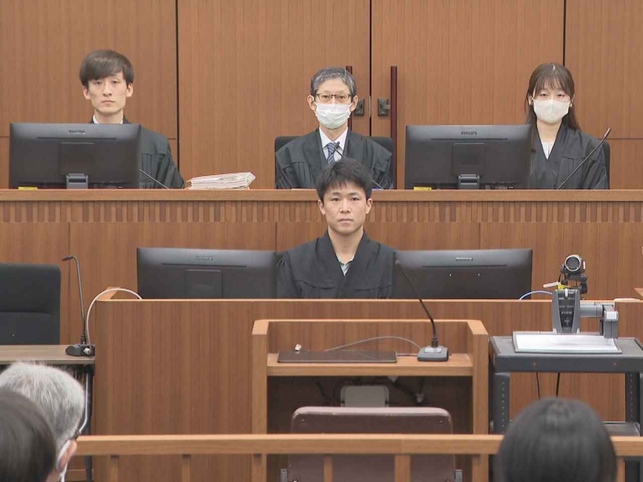 去年９月の本巣市議選の告示直前に、有権者に菓子折りを配ったとして公職選挙法違反の...