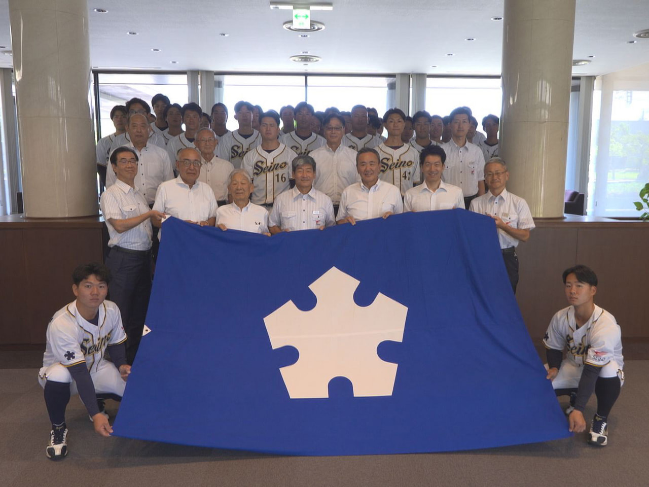 社会人野球の第96回都市対抗野球大会に出場する西濃運輸を応援しようと、大垣市は2...