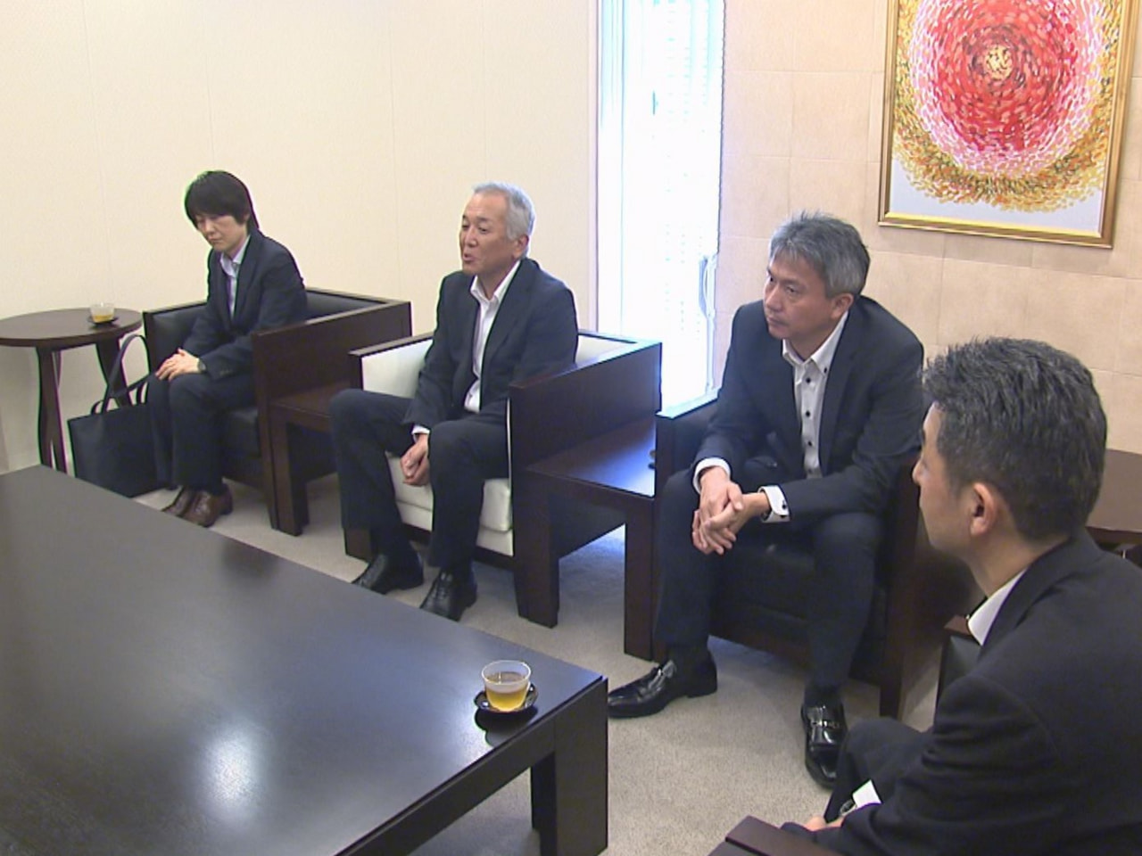 岐阜北税務署の署長に新しく着任した北川健司さんが27日、岐阜放送本社を訪れ、「納...
