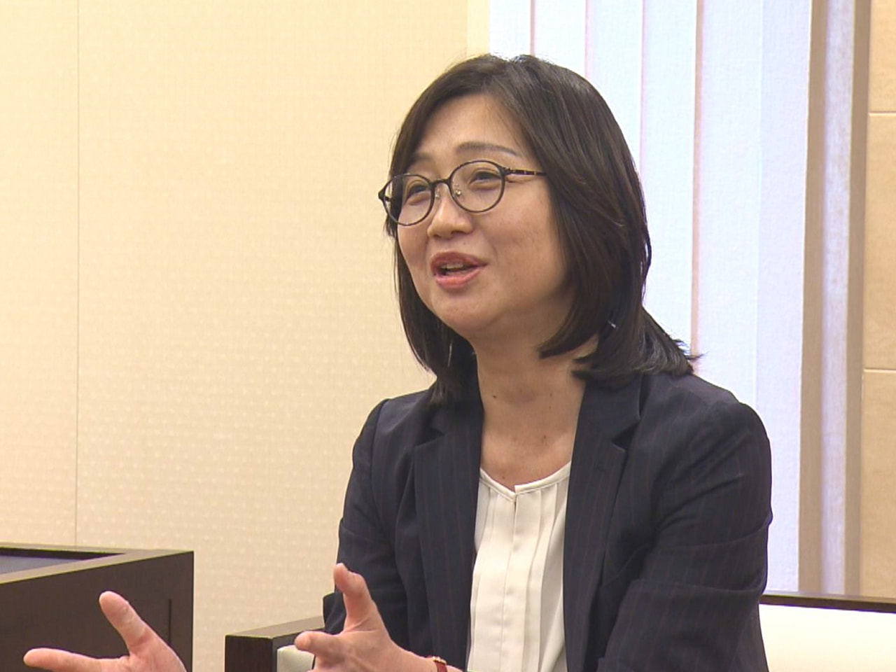 岐阜北税務署の署長に新しく着任した山本久美子さんが岐阜放送本社を訪れ、「納税者目...