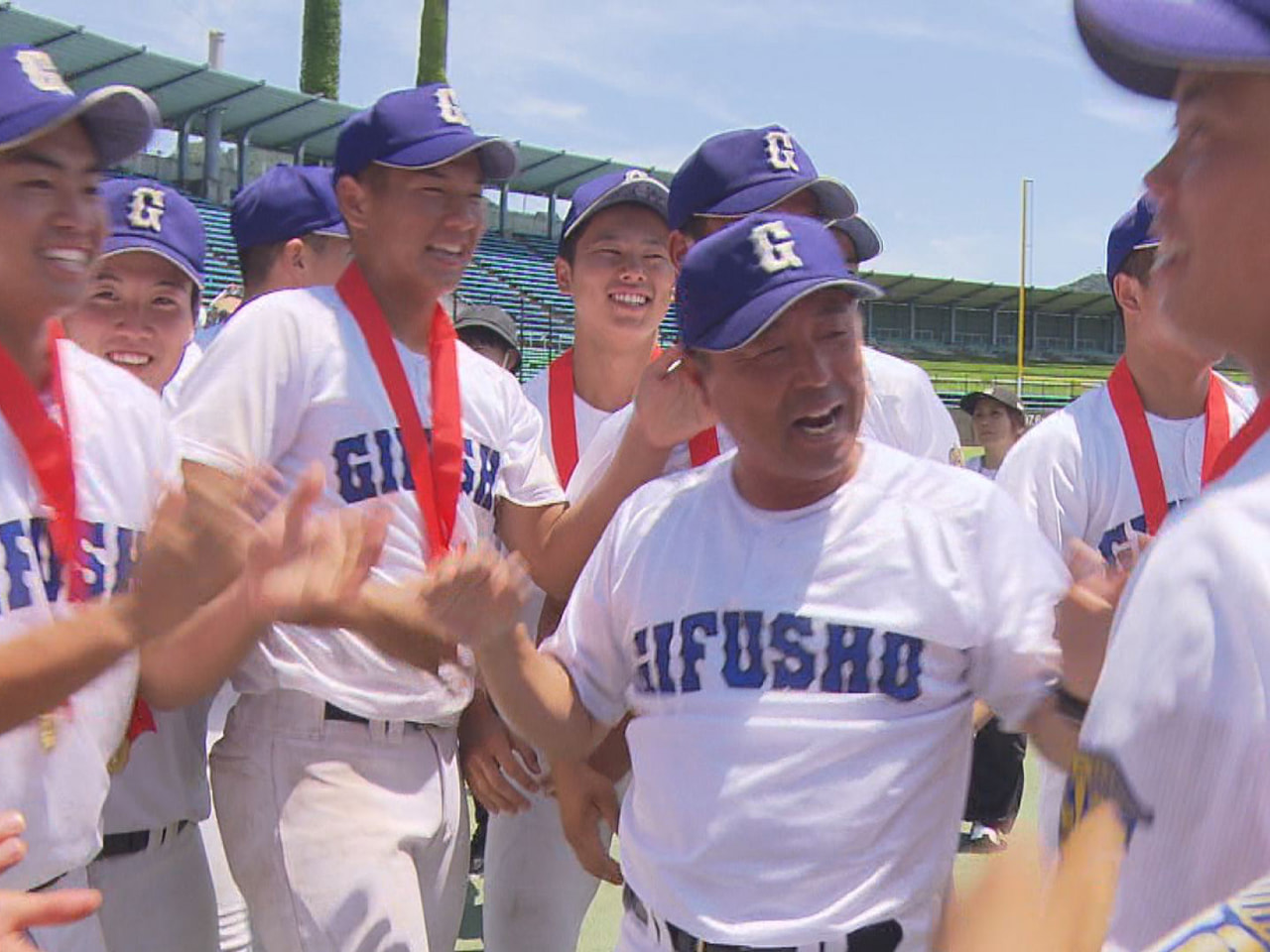 ６８校６３チームの頂点を決める夏の高校野球岐阜大会は２８日、決勝が行われ、県立岐...
