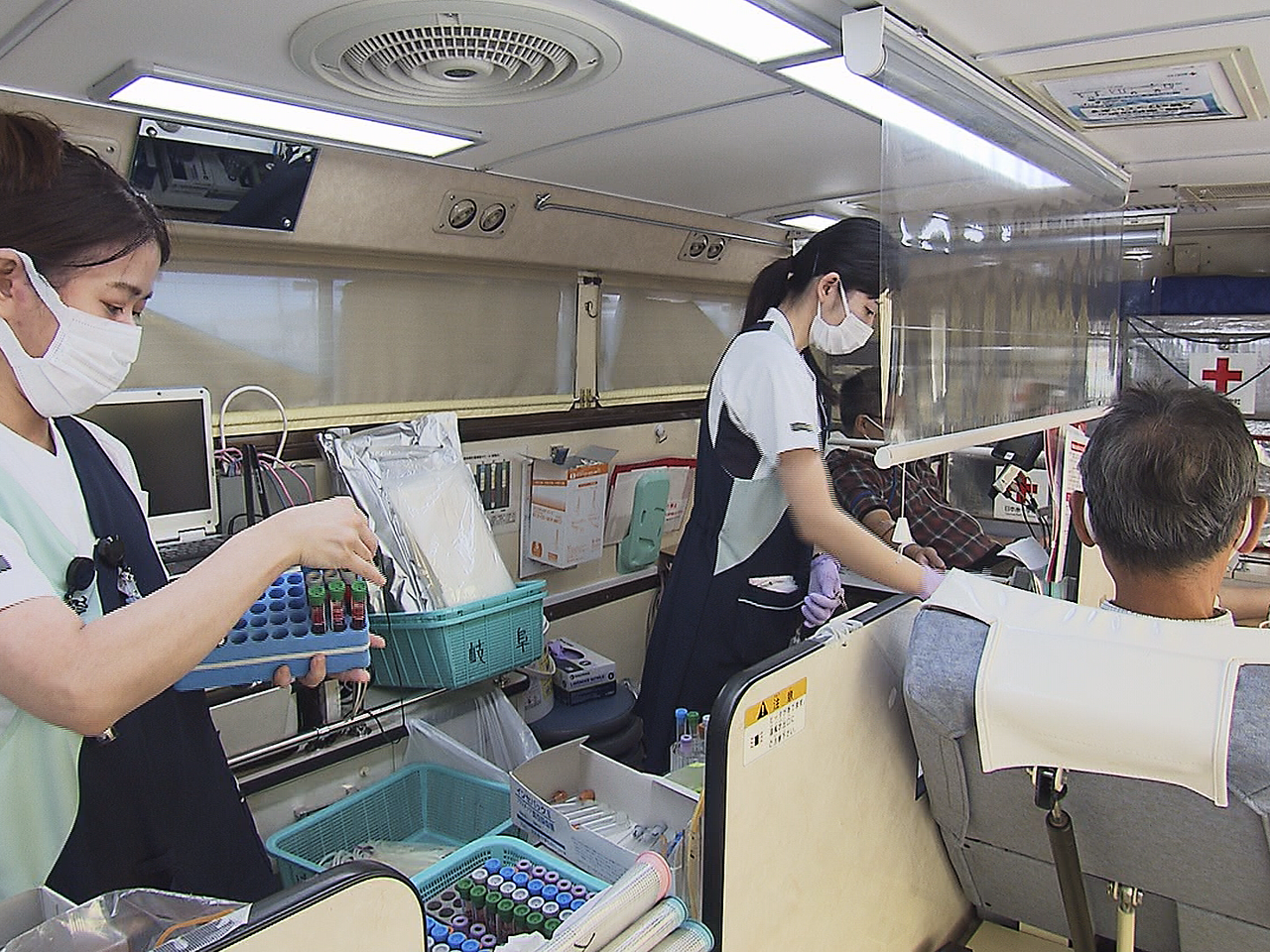 8月1日の「配置薬(はいちやく)の日」に合わせ、置き薬の業者で組織する県医薬品配...
