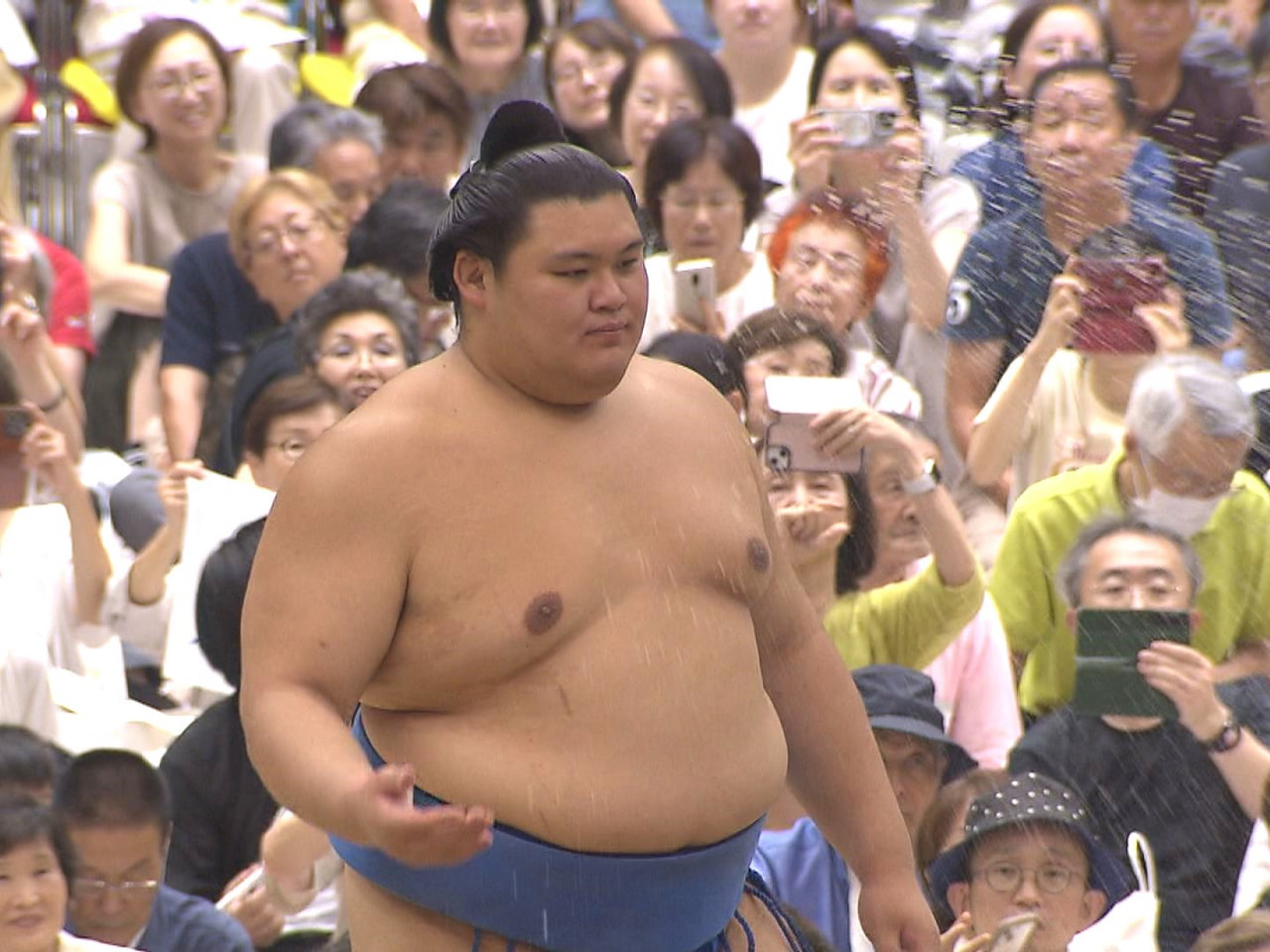 「夏巡業 大相撲岐阜場所」が4日、岐阜県岐阜市で行われ、詰めかけた相撲ファンたち...
