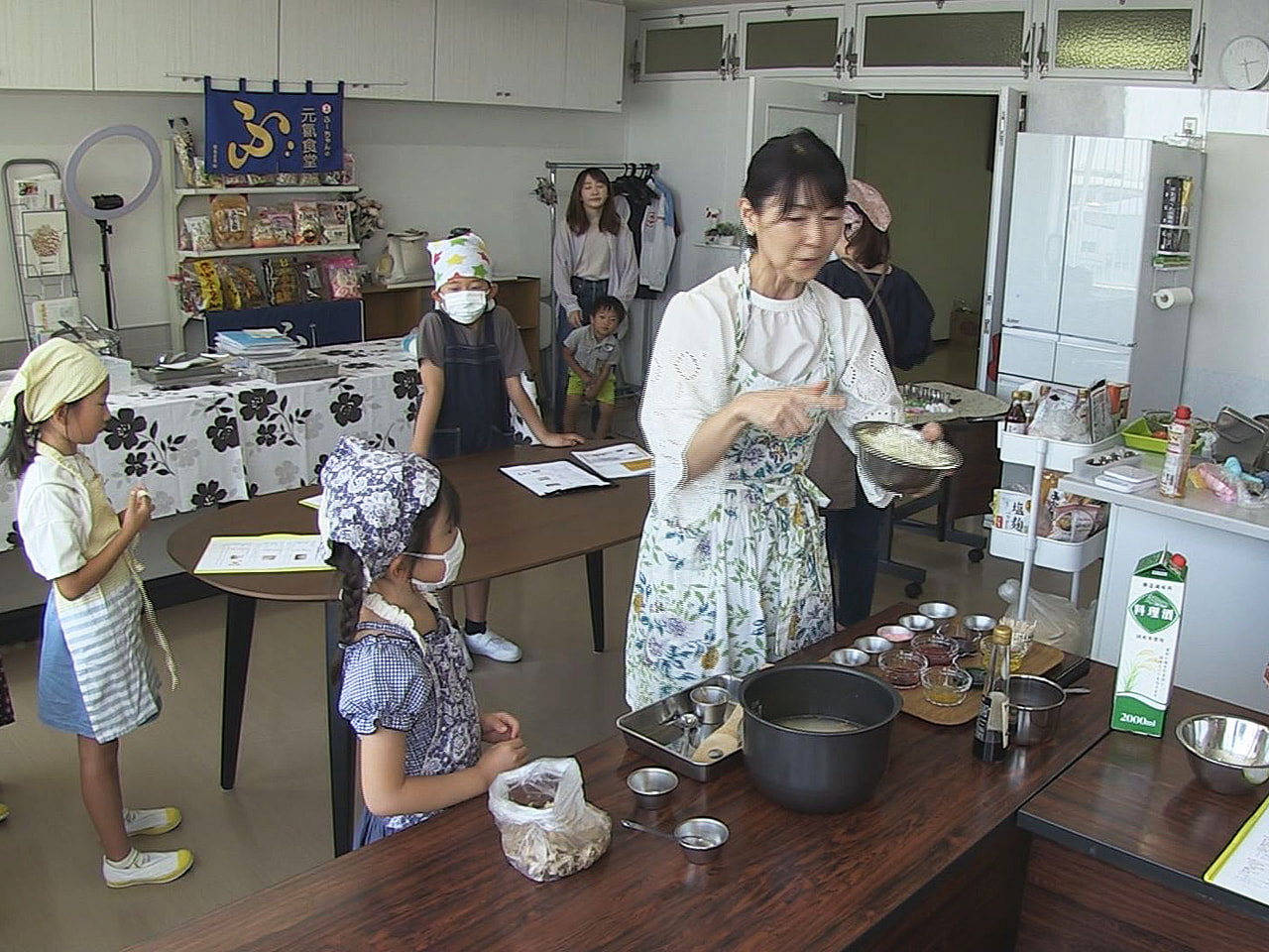 郡上市高鷲町で栽培される「ひるがの高原だいこん」を多くの人に知ってもらおうと、大...