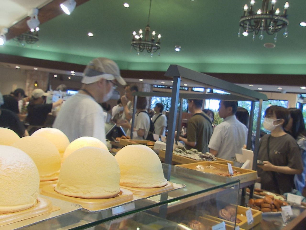 不破郡垂井町の人気ベーカリー、グルマンヴィタルが、焼き菓子・ケーキの専門店「グル...