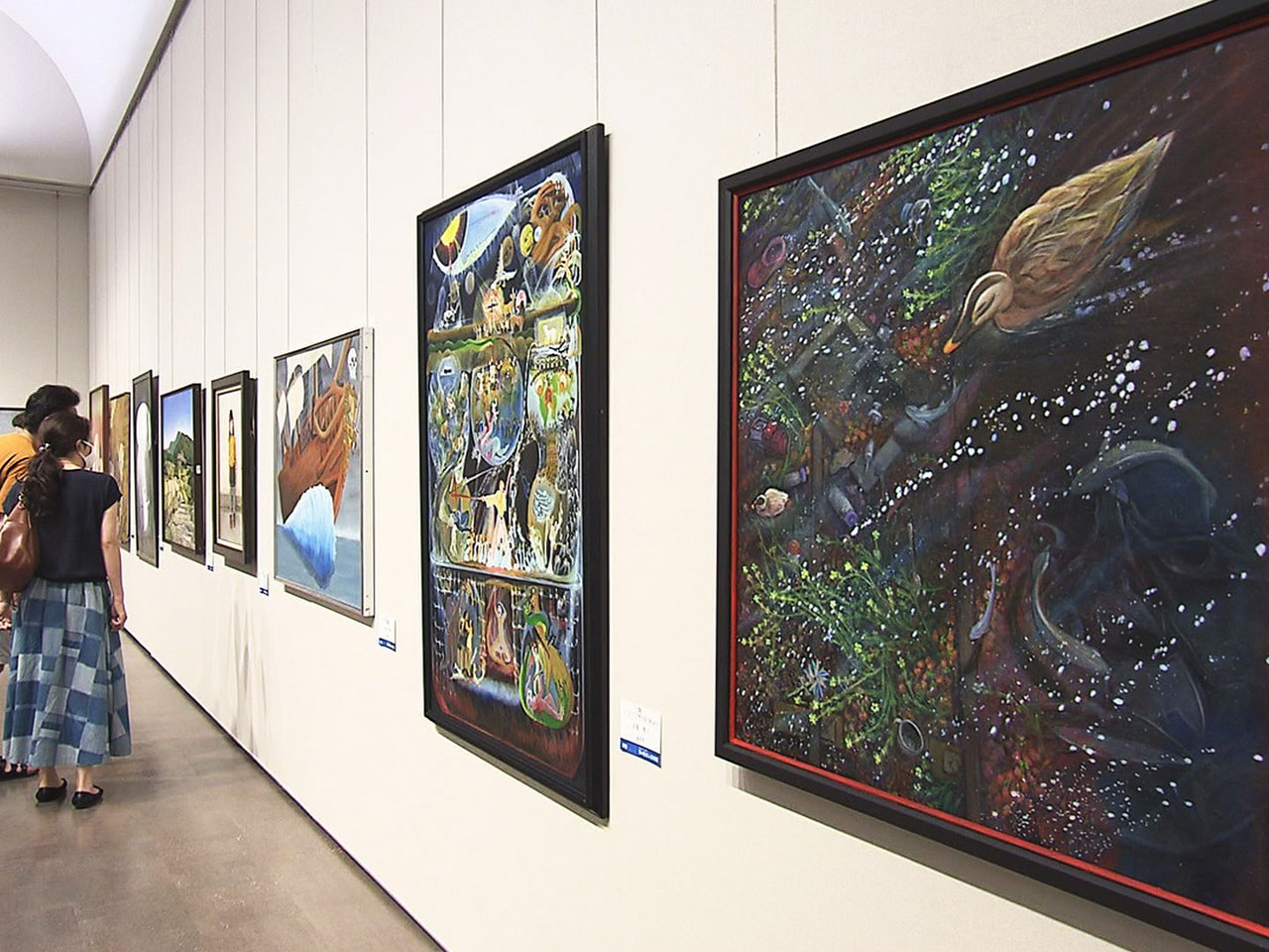 岐阜県などが主催する全国公募の第4回ぎふ美術展が13日、岐阜市の県美術館で開幕し...