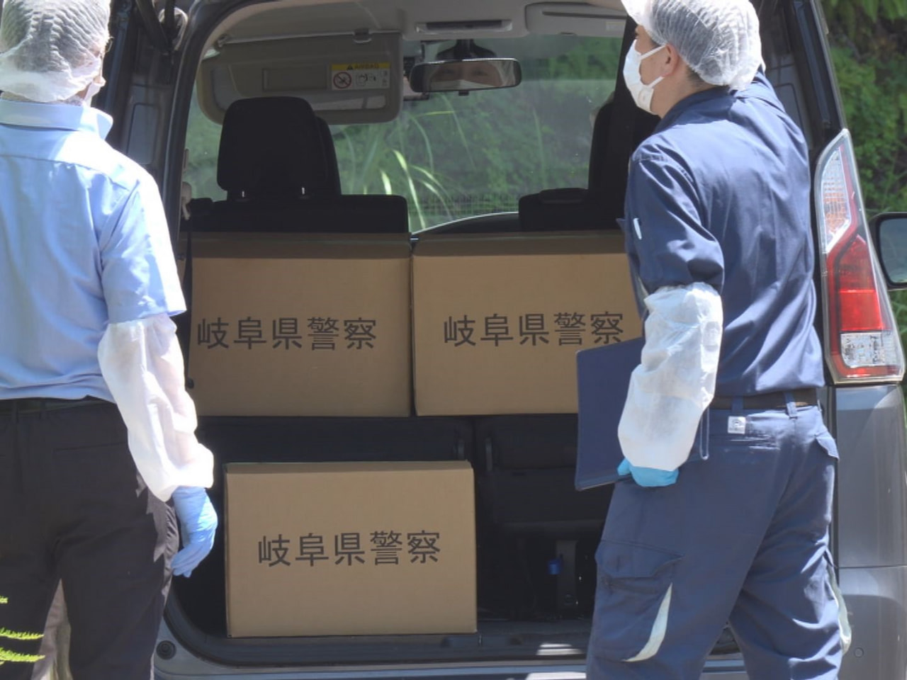 本巣市の河川に女性の遺体を遺棄したとして男女２人が逮捕された事件で１６日、両容疑...