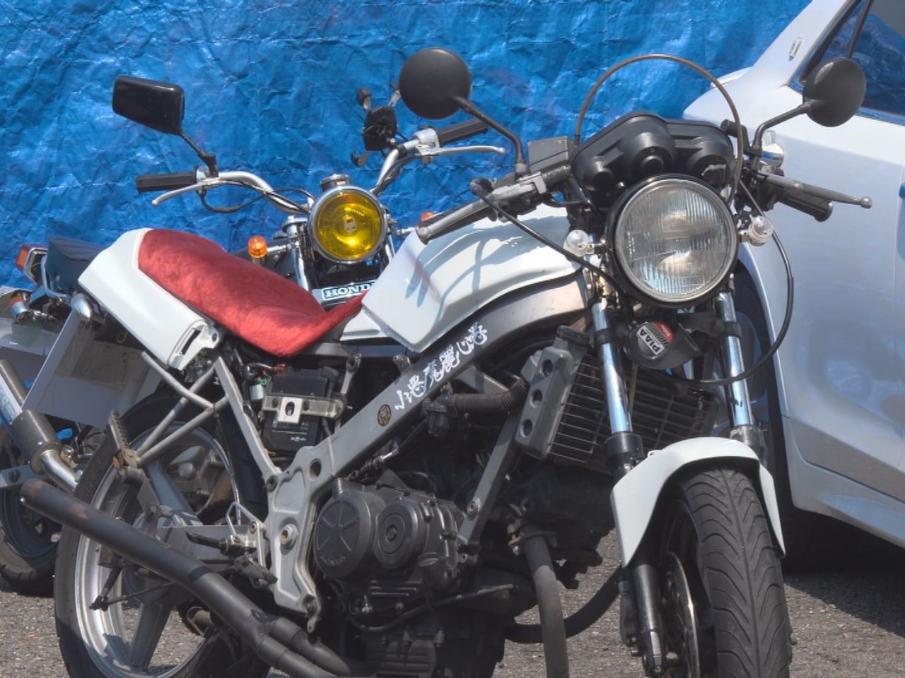 県警は２０日、岐阜市や瑞穂市の国道２１号線で、集団でバイクや車に乗って、暴走行為...