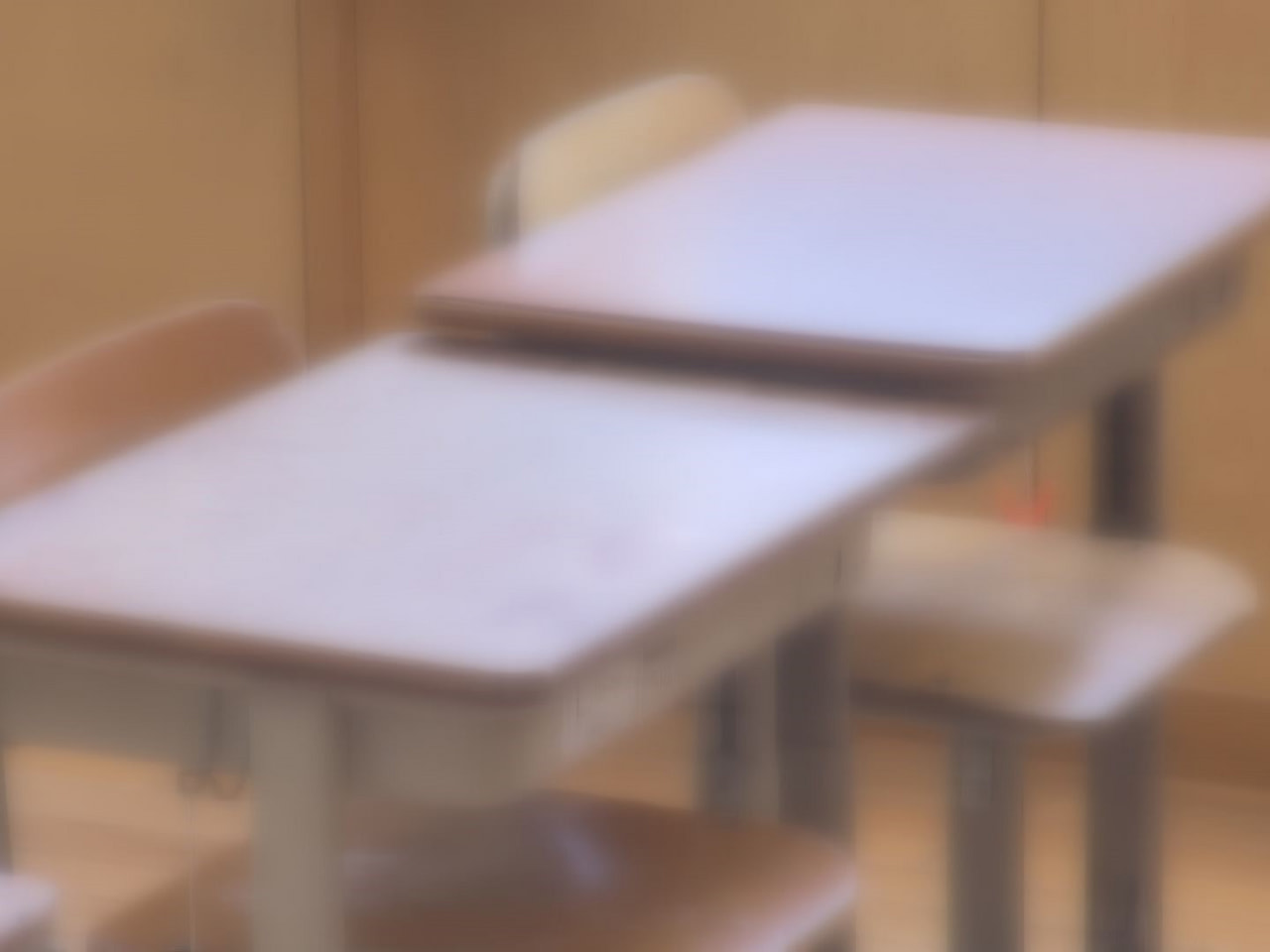 学校の教員になることを選ばなかった学生の多くが、休日出勤や長時間労働、いじめ問題...