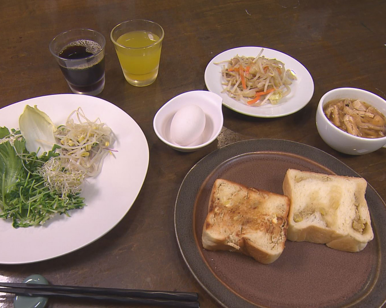 去年、１９万本を売り上げた大人気商品「ちこり村」の「栗きんとん生食パン」がモーニ...