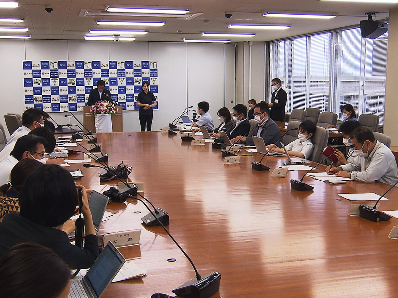 新型コロナウイルス感染拡大の第7波について、県の古田肇知事は6日会見し、「ピーク...