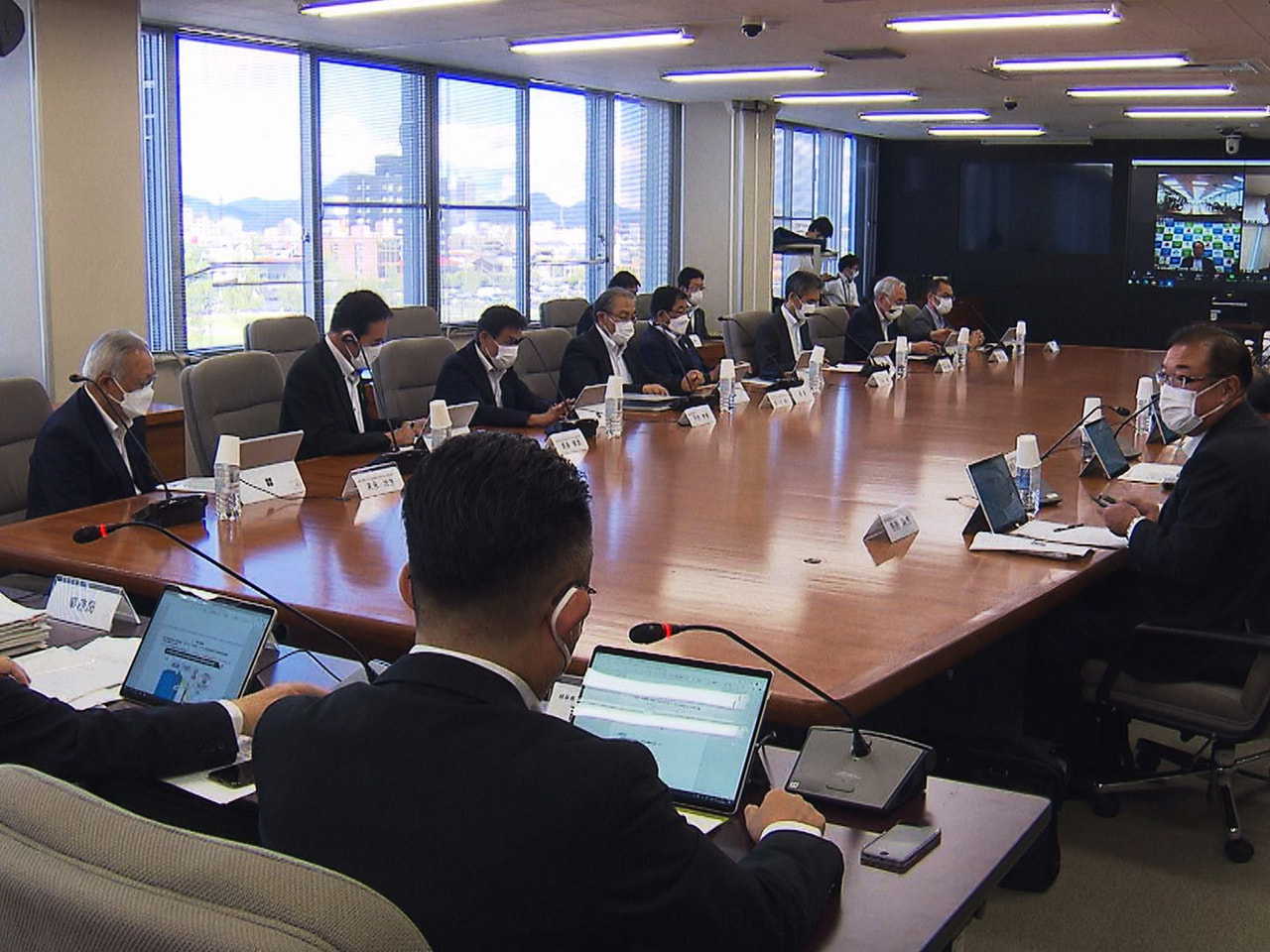脱炭素社会の実現に向けて、岐阜県内各事業者の取り組みや課題を共有する会議が7日、...