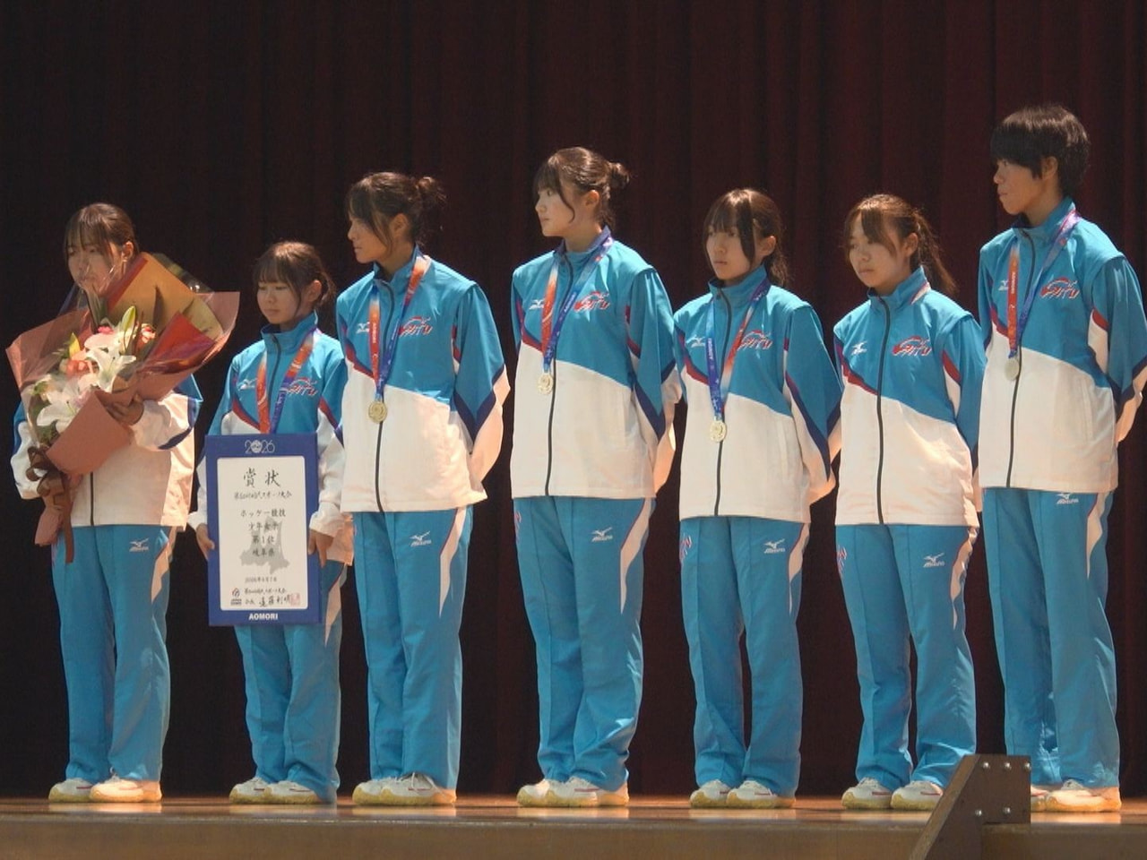 ９月に青森県で開かれた第８０回国民スポーツ大会のホッケー少年女子で優勝し、８月の...