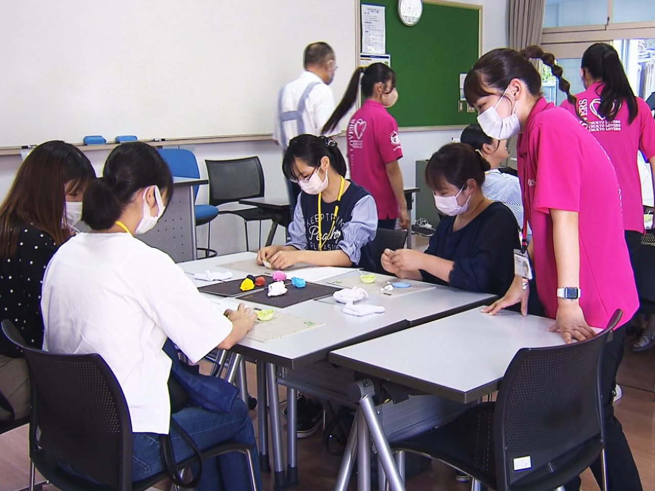 高校生に大学の魅力を伝えるオープンキャンパスが16日、瑞浪市の中京学院大学で開か...