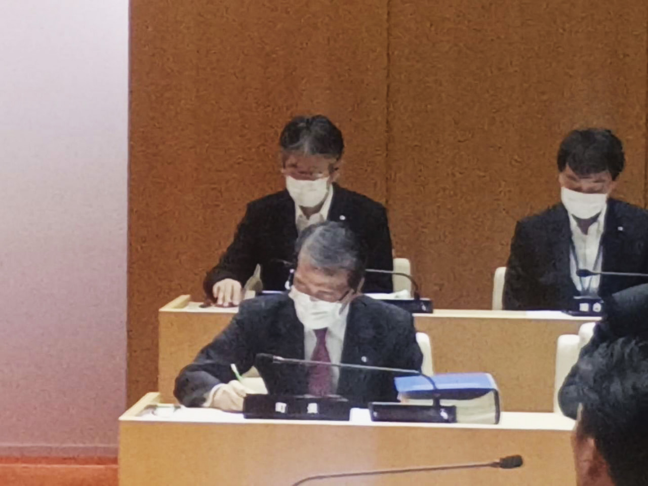 岐南町の小島英雄町長(73)が町の職員にセクハラをした疑いがあると週刊誌で報道さ...