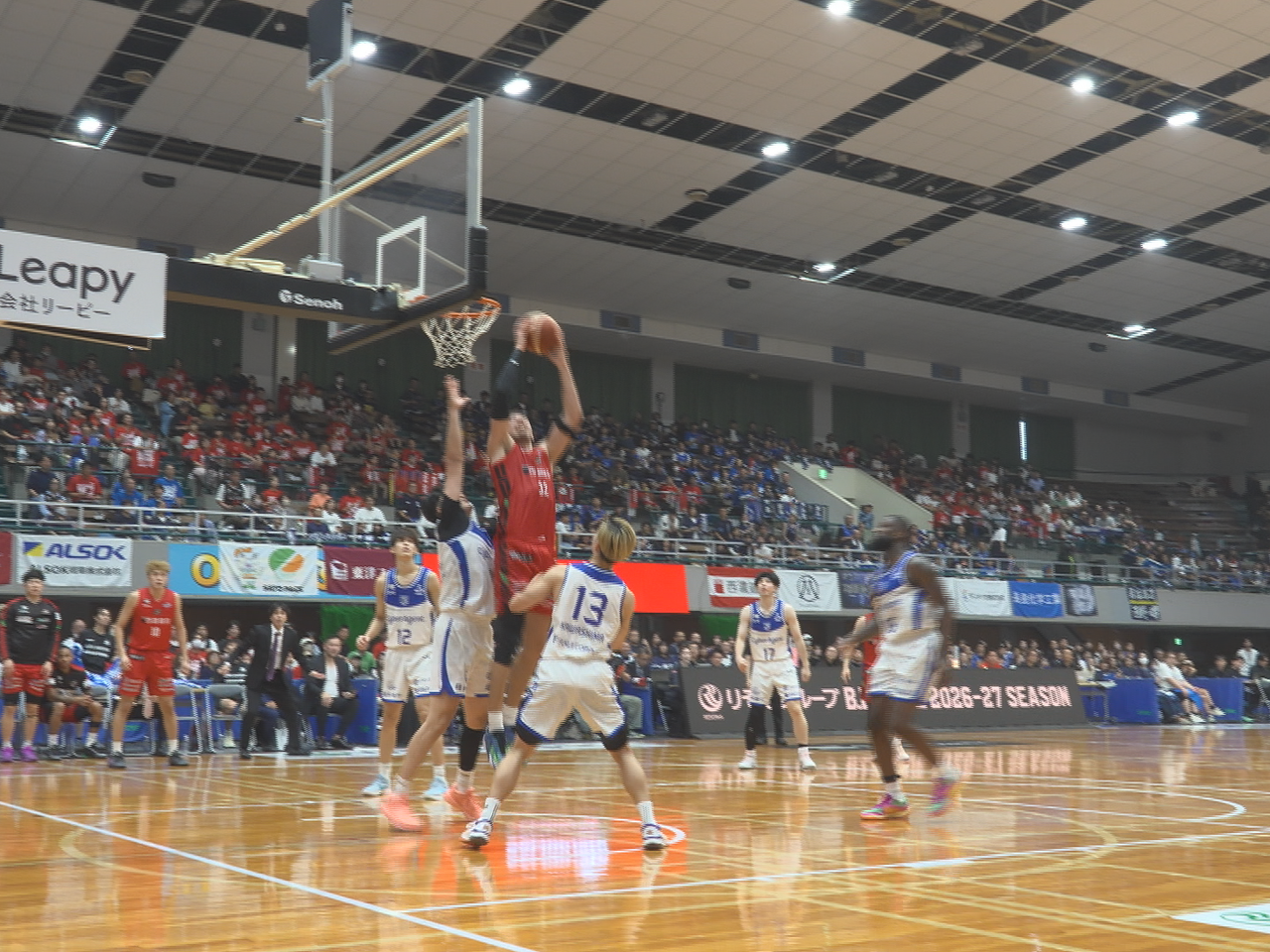 バスケットボールの新リーグ「B.LEAGUE ONE」の岐阜スゥープスは開幕戦を...