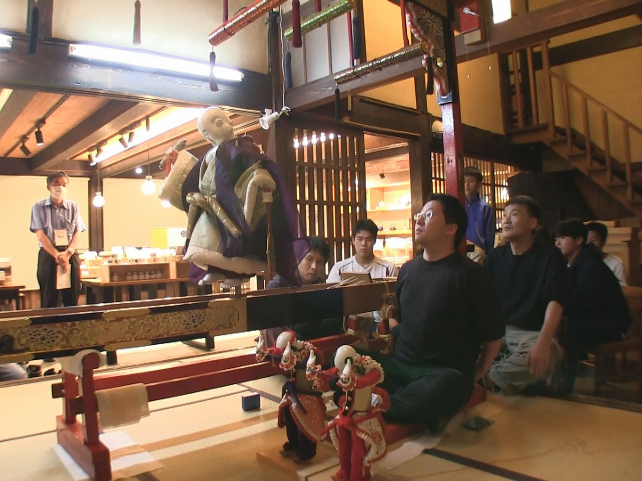 10月９日と10日に開かれる秋の高山祭を前に祭屋台のからくりの稽古が始まりました...