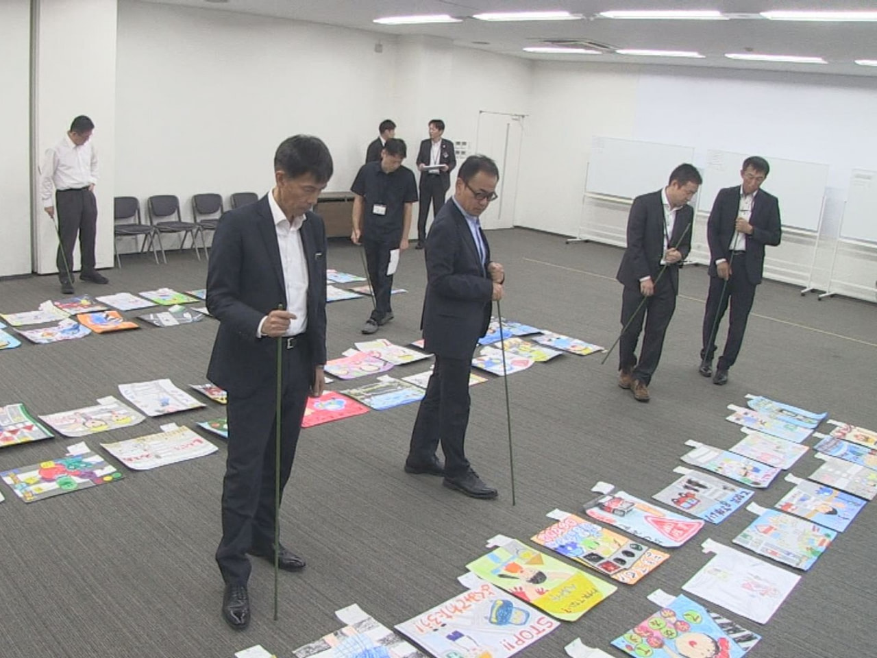 ＪＡ共済・岐阜県小中学生ポスターコンクールの審査会が岐阜市で行われました。 この...
