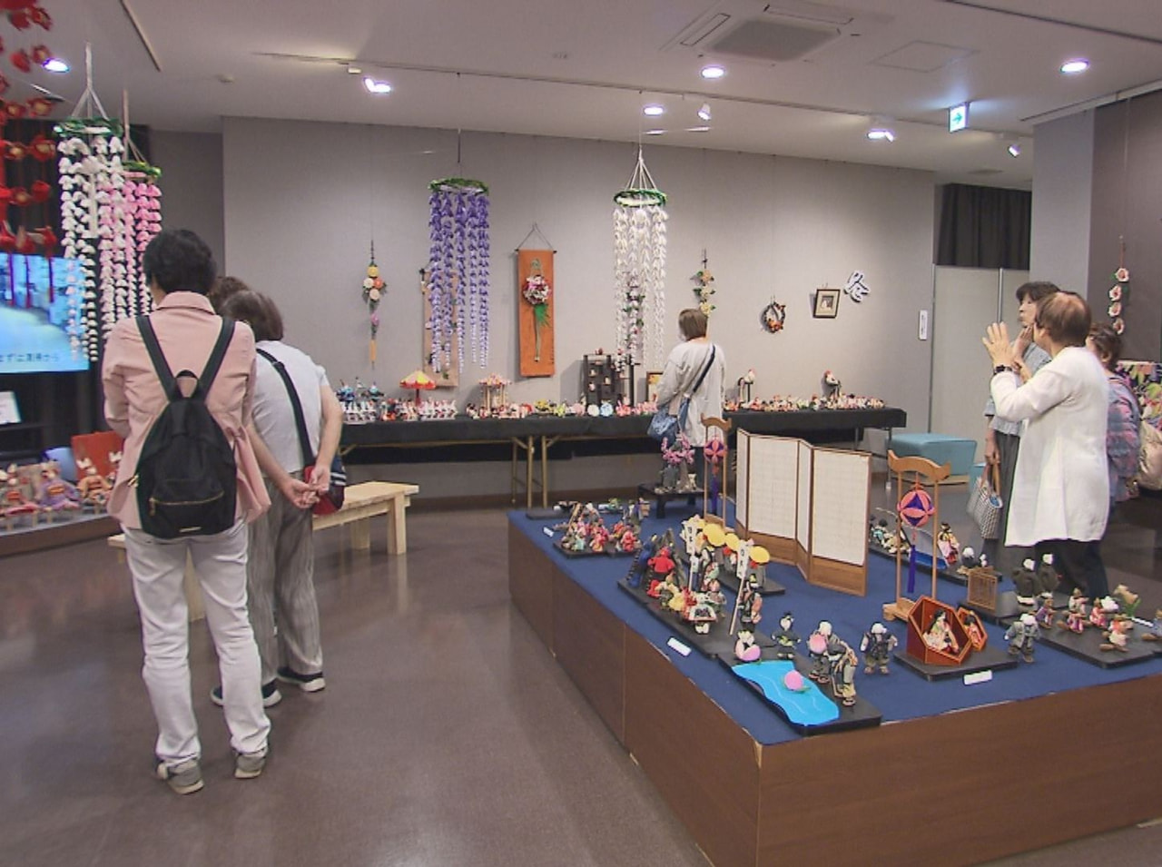１００歳を超えてもなお、ちりめん細工作りに励んでいた女性の遺作展が、地元の羽島郡...