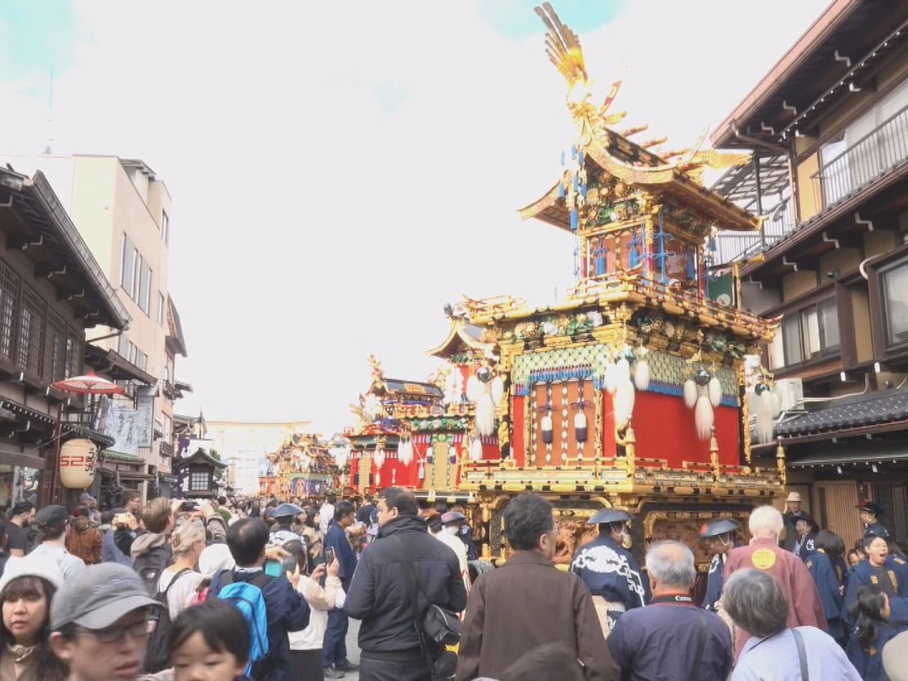岐阜県の祭り屋台 秋の高山祭開幕 からくりや祭屋台が魅了 学生が保全活動も 岐阜県高山