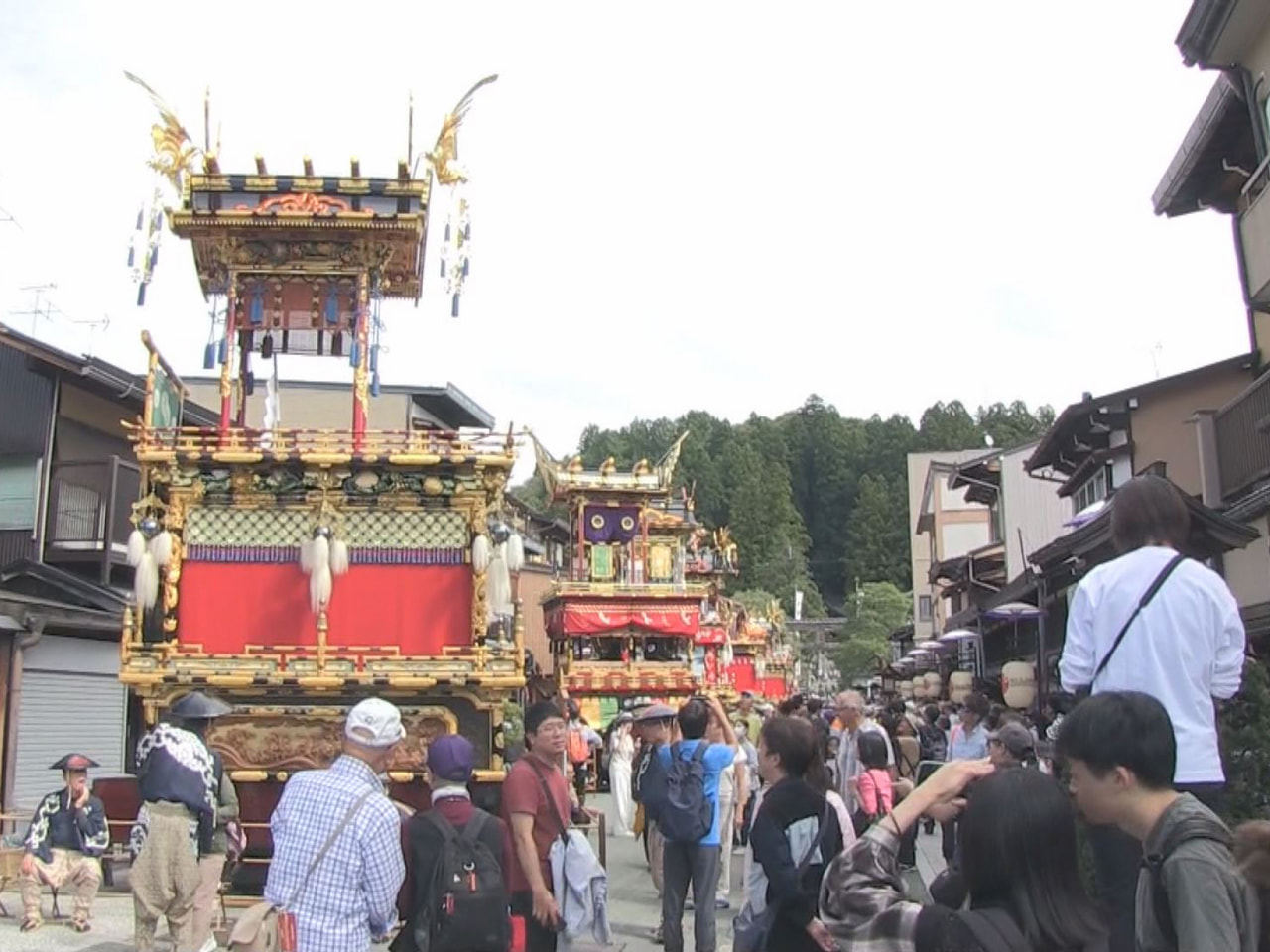 飛騨路に秋の訪れを告げる秋の高山祭は９日１０日に行われ、２日間で約１９万５０００...
