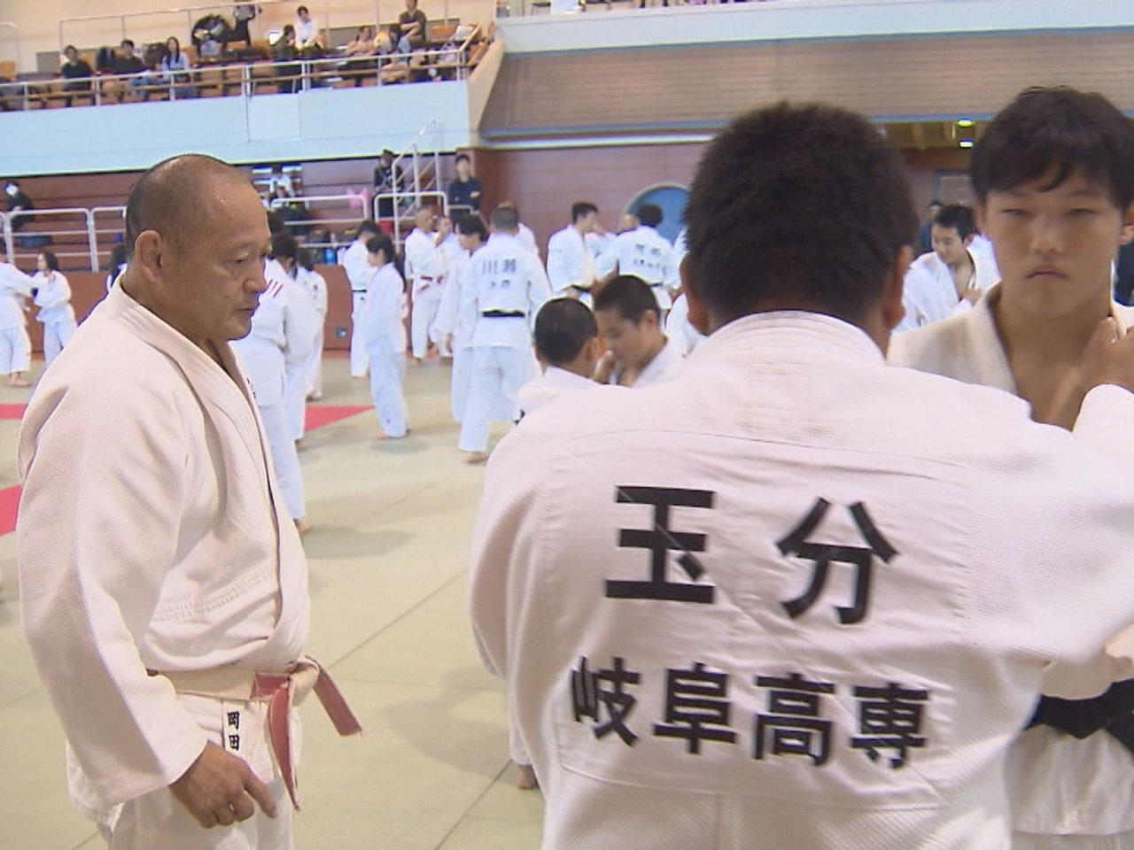 国民スポーツ大会の開催に合わせ、揖斐郡大野町出身で、バルセロナオリンピック柔道・...