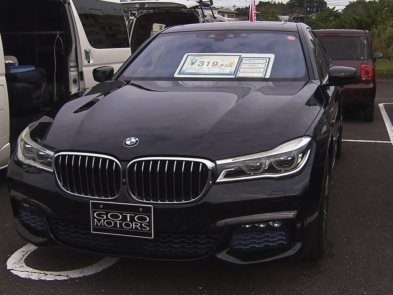 関市で中古車を取りそろえて展示販売する「秋の中古車ジャンボフェア」が始まり家族連...