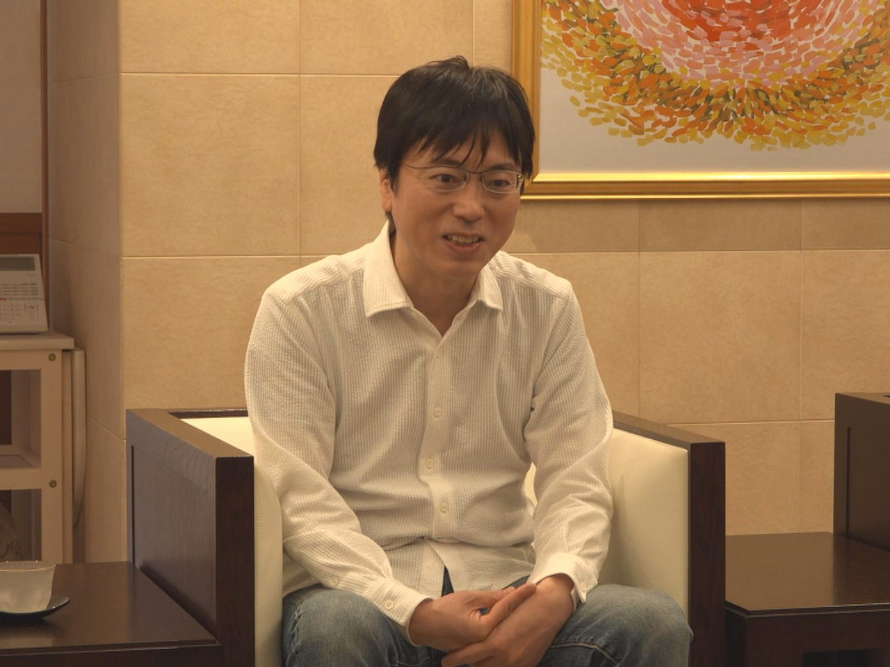 岐阜県大垣市出身の人気小説家、中村航さんが１５日、岐阜放送本社を訪れ、１０月２５...