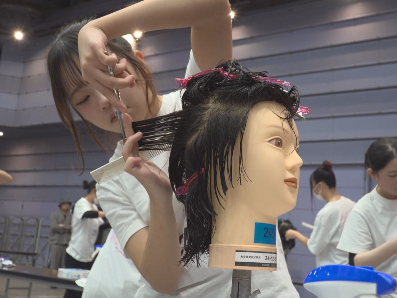 岐阜市のベルフォート美容専門学校が学習の成果を発表する技術大会「ベルフォートＣＵ...