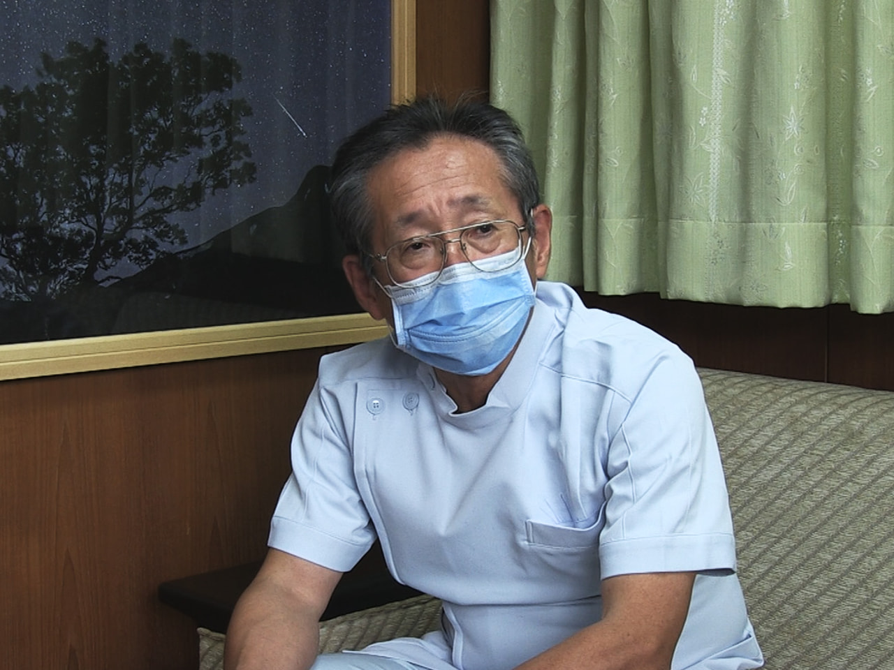 ことし秋の褒章の受章者が2日発表され、県内では17人が栄誉に輝きました。 県内で...
