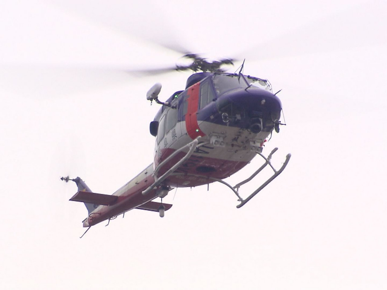 年末年始に多発する高速道路の事故を防ごうと、岐阜県警は２５日、土岐市の東海環状自...