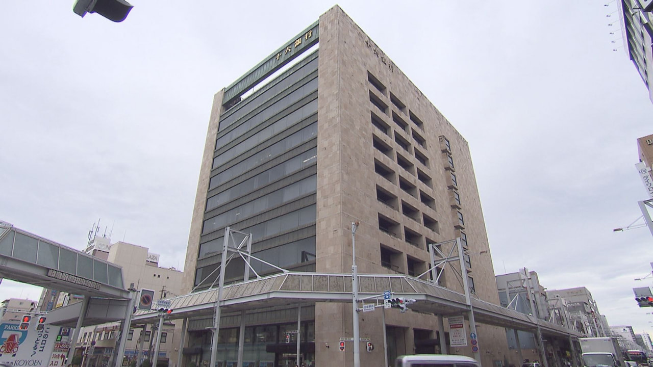 十六銀行を傘下に持つ十六フィナンシャルグループは1日、人事制度を刷新すると発表し...