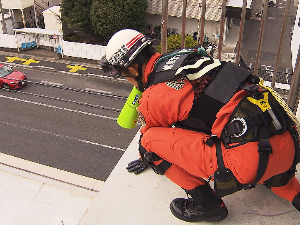 岐阜市と愛知県一宮市の消防本部による合同訓練が１１日、岐阜市内で行われ、連携強化...