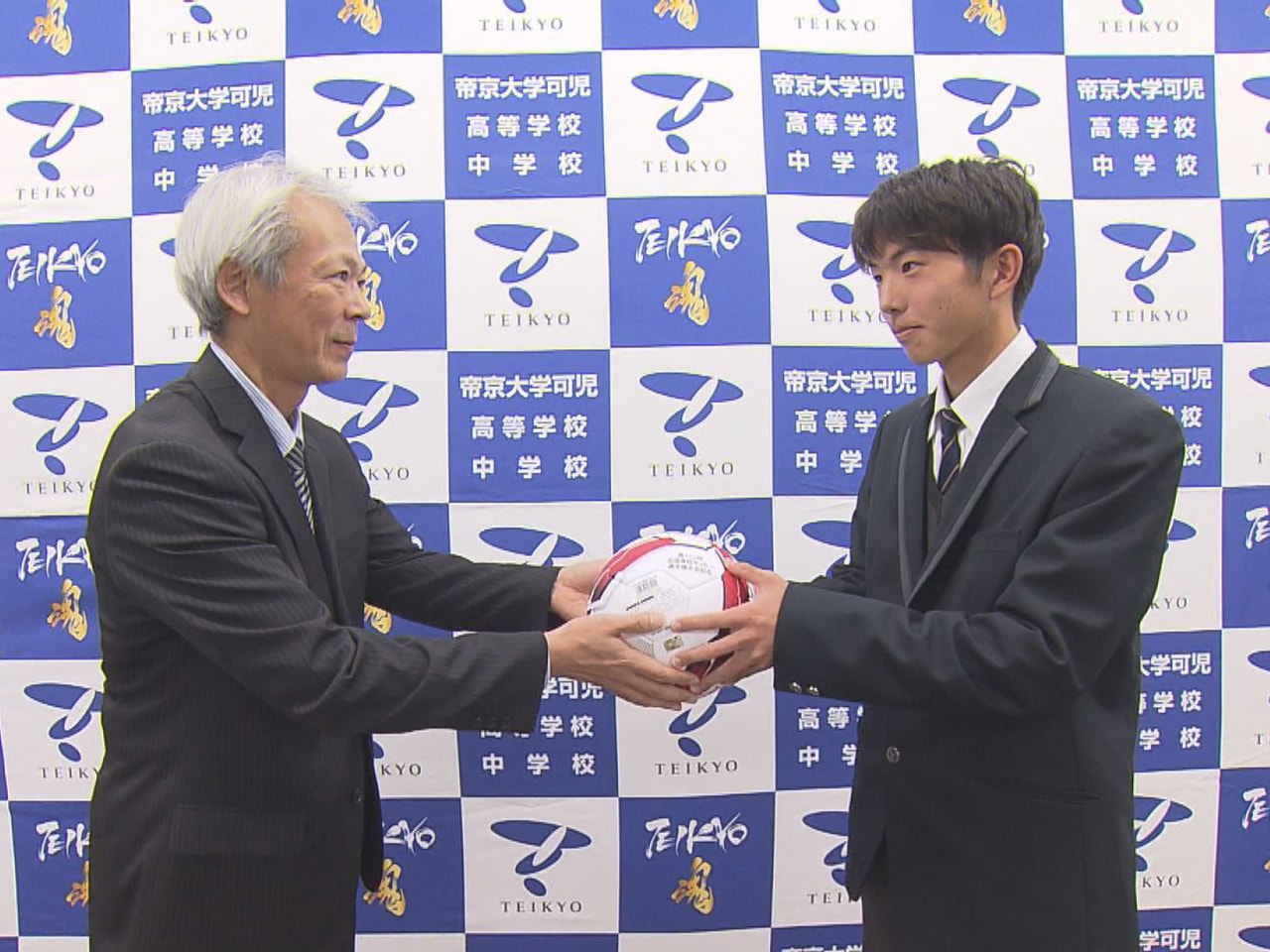 第１０３回全国高校サッカー選手権大会に県代表として出場する帝京大可児高校に、大会...
