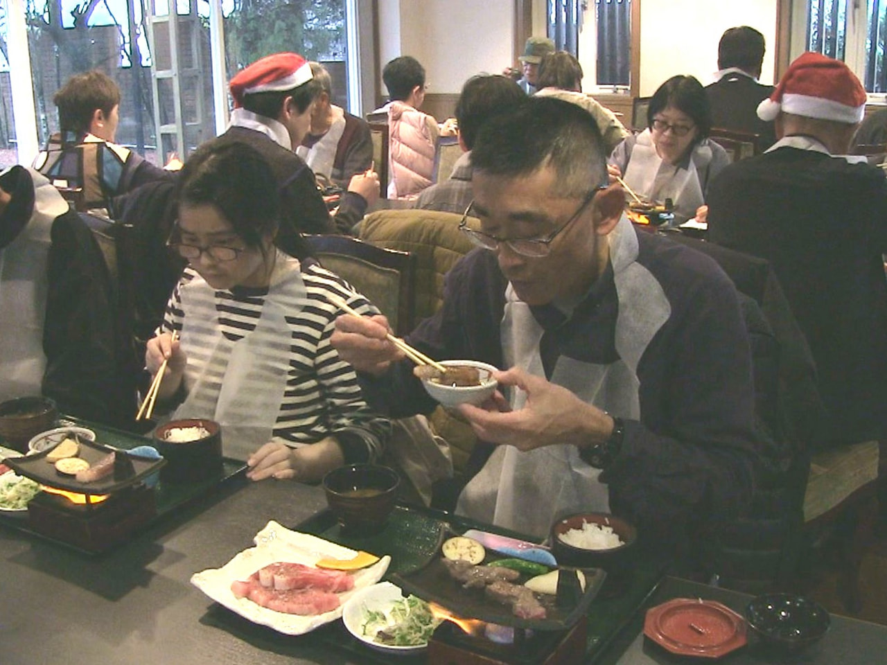 お肉の専門家と岐阜県・西濃地方のグルメスポットを巡るバスツアーが行われ、参加者は...