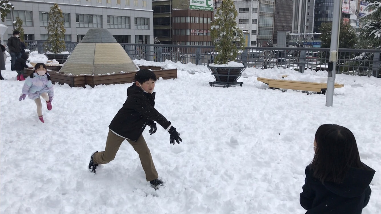 岐阜県内は２４日に降った大雪の峠は越えましたが、気象台は大雪や路面凍結による交通...